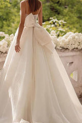 A-Line Princess V Neck Tulle Lace Sweep Train Wedding Dresses With Appliques Lace