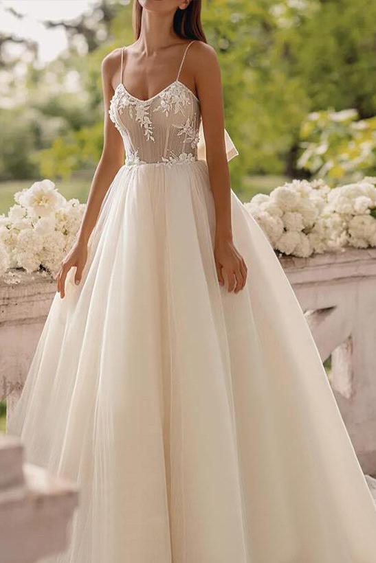 A-Line Princess V Neck Tulle Lace Sweep Train Wedding Dresses With Appliques Lace