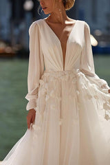 A-Line V-Neck Long Sleeves Organza Beach Wedding Dresses With Lace Appliques