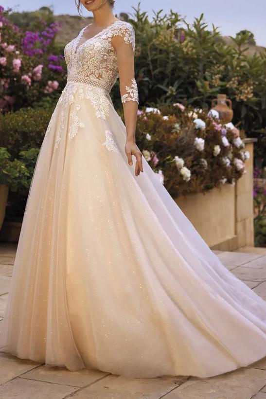 A-Line V-Neck Wedding Dresses With 3/4 Sleeves Lace/Tulle Appliques Lace/Back Hole