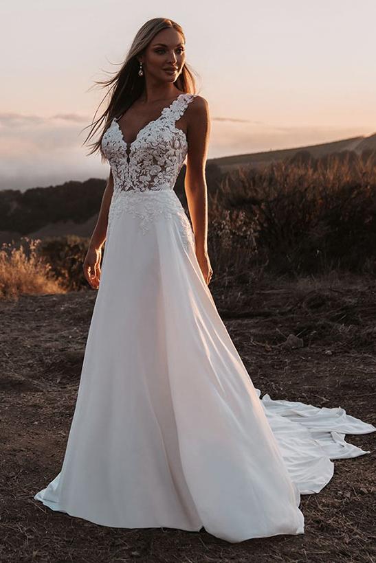 A-Line V-neck Sleeveless Court Train Chiffon/Lace Beach Wedding Dresses With Lace