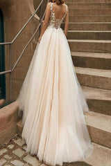 A-Line/Princess V Neck Tulle Lace Sweep Train Wedding Dresses With Lace
