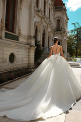 Ball Gown Lace Spaghetti Straps Sleeveless White Wedding Dress Bridal Gown With Appliques Train
