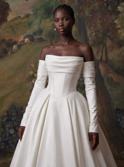 Ball Gown Sweetheart Detachable Sleeves Chapel Train Satin Wedding Dress with Pockets
