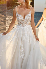 Ball-Gown V-neck Sleeveless Tulle Court Train Beach Wedding Dress With Lace Appliques