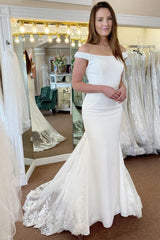 Beautiful White Off-the-Shoulder Long Mermaid Beach Wedding Dress with Lace