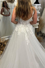 Charming Wedding Dress V Neck A Line Tulle Appliques Bridal Dress