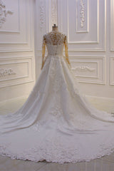 Classic Jewel Neck Long Sleeves Tulle Lace Ivory Wedding Dress with Panel Train