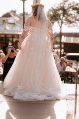 Dreamyannie Champagne Plus Size Wedding Dress A Line Off the Shoulder Bridal Gown with Lace Appliques