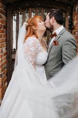 Dreamyannie Long Sleeve Plus Size Wedding Dress V Neck A Line Bridal Gown with Lace