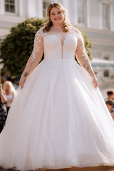 Dreamyannie Plus Size Wedding Dress Scoop Neck Long Sleeve A Line Bridal Gown with Lace