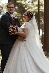 Dreamyannie Plus Size Wedding Dress V Neck Sparkly Cap Sleeve A Line Bridal Gown