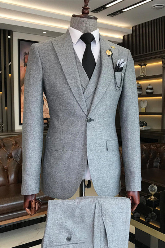 Gray Three Piece Peaked Lapel Business Suit