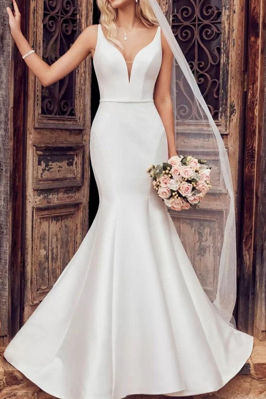 Ivory Beach Wedding Dress Mermaid V Neck Backless Bridal Dress