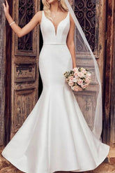 Ivory Beach Wedding Dress Mermaid V Neck Backless Bridal Dress
