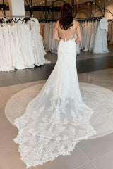 Ivory Beach Wedding Dress Spaghetti Straps Mermaid Appliques Bridal Dress with Sweep Train
