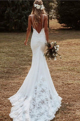 Ivory Lace Beach Wedding Dress Spaghetti Straps Mermaid Bridal Dress with Sweep Train