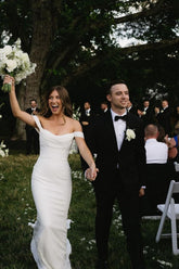 Ivory Off the Shoulder Beach Wedding Dress Mermaid Bridal Dress with Sweep Train