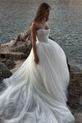 Ivory Strapless Beach Wedding Dress Ball Gown Corset Tulle Bridal Dress with Sweep Train