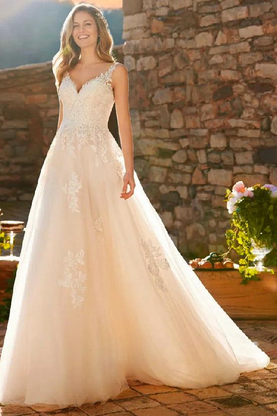 Lace Ball-Gown Wedding Dresses Featuring Tulle