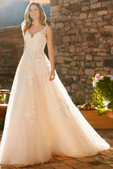 Lace Ball-Gown Wedding Dresses Featuring Tulle