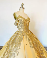 Luxury Ball Gown Off Shoulder Sleeveless Appliques Gold Satin Quinceanera Dress For Sweet 16