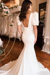 Mermaid Beach Wedding Dress Square Neck Satin Backless Bridal Gown With Short Sleeves
