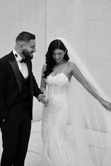 Mermaid Lace Spaghetti Straps Sleeveless White Wedding Dress Bridal Gown With Appliques