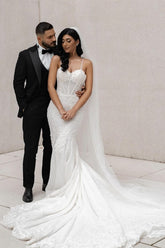 Mermaid Lace Spaghetti Straps Sleeveless White Wedding Dress Bridal Gown With Appliques
