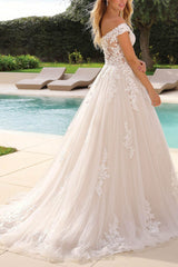 Off-The-Shoulder Ball-Gown Wedding Dresses with Classic Lace