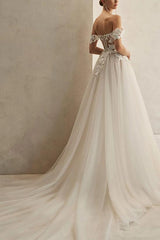 Off-The-Shoulder Sleeveless Court Train Lace/Tulle Wedding Dresses