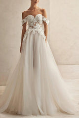 Off-The-Shoulder Sleeveless Court Train Lace/Tulle Wedding Dresses