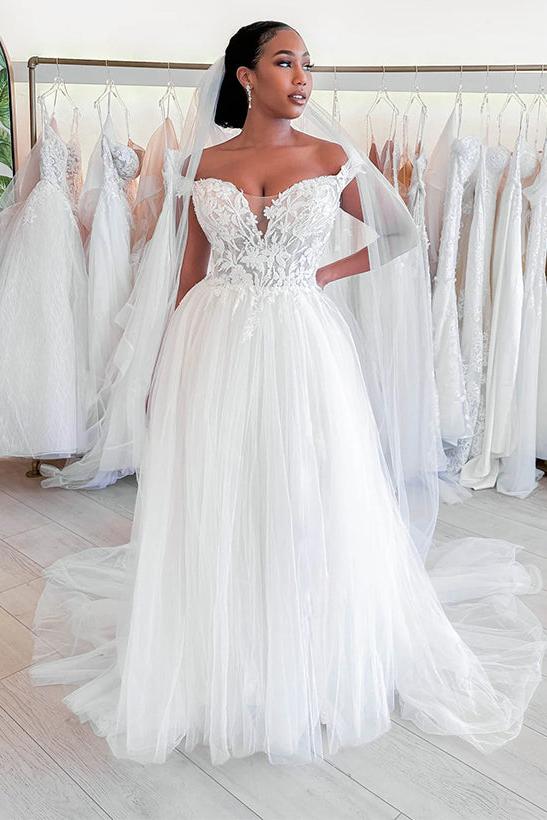 Off-the-Shoulder Sleeveless Court Train Lace/Tulle Wedding Dresses
