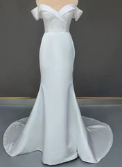 Off-the-Shoulder Sleeveless Trumpet/Mermaid Satin Beach Wedding Dresses with Sweep Train