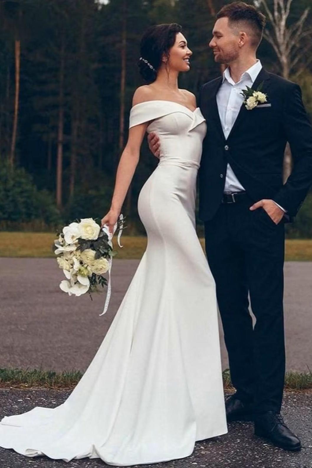 Off-the-Shoulder Sleeveless Trumpet/Mermaid Satin Beach Wedding Dresses with Sweep Train