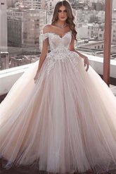 Off the Shoulder Sweetheart Ball Gown Wedding Dress with Appliques