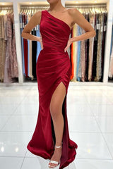 One Shoulder Sheath/Column Bridesmaid Dresses in Silk Like Satin With Front Split