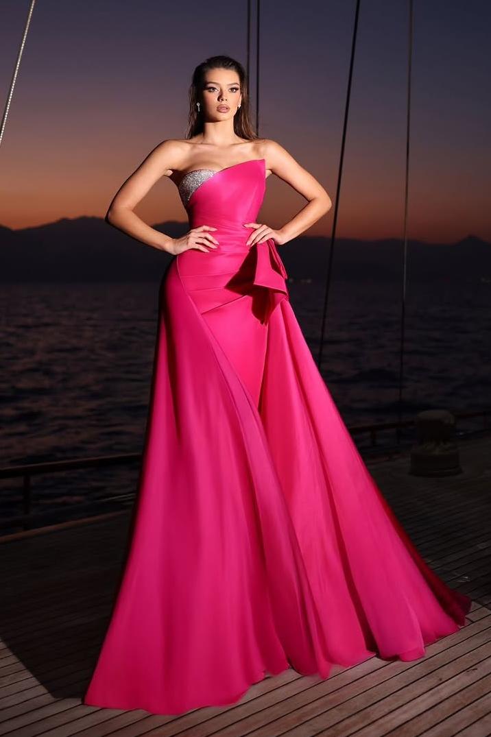 Pink Detachable Train Prom Dress Sleeveless Strapless Beaded Evening Dress