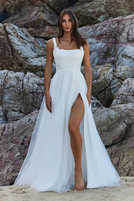 Square Neckline Sleeveless A-Line Tulle Beach Wedding Dresses With Appliques Lace