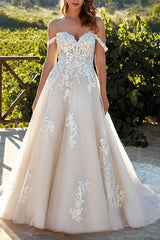 Sweetheart A-Line Lace Wedding Dress with Sweep Train