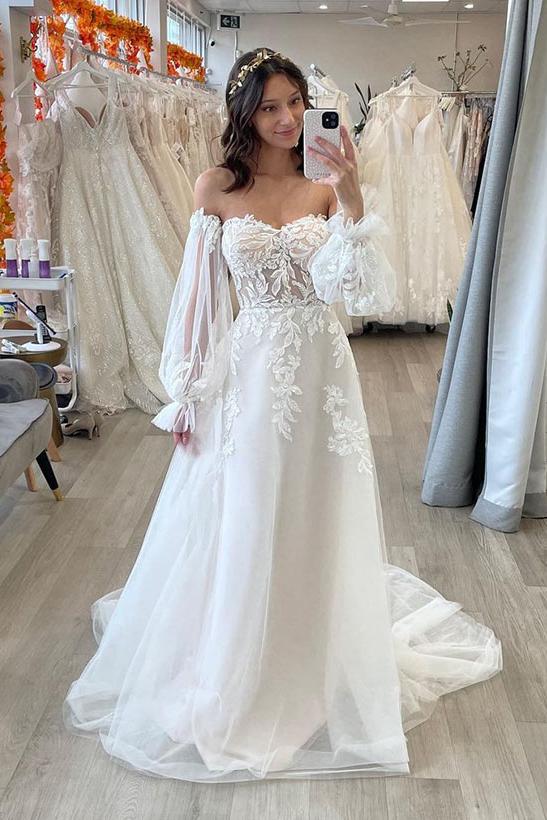 Sweetheart A-Line Wedding Dresses with Long Sleeves Sweep Train Tulle Fabric and Appliques Lace