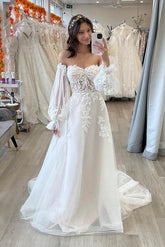 Sweetheart A-Line Wedding Dresses with Long Sleeves Sweep Train Tulle Fabric and Appliques Lace