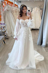 Sweetheart A-Line Wedding Dresses with Long Sleeves Sweep Train Tulle Fabric and Appliques Lace