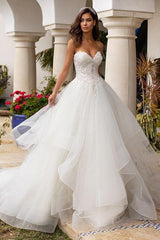 Sweetheart Lace/Tulle Wedding Dresses With Cascading Ruffles