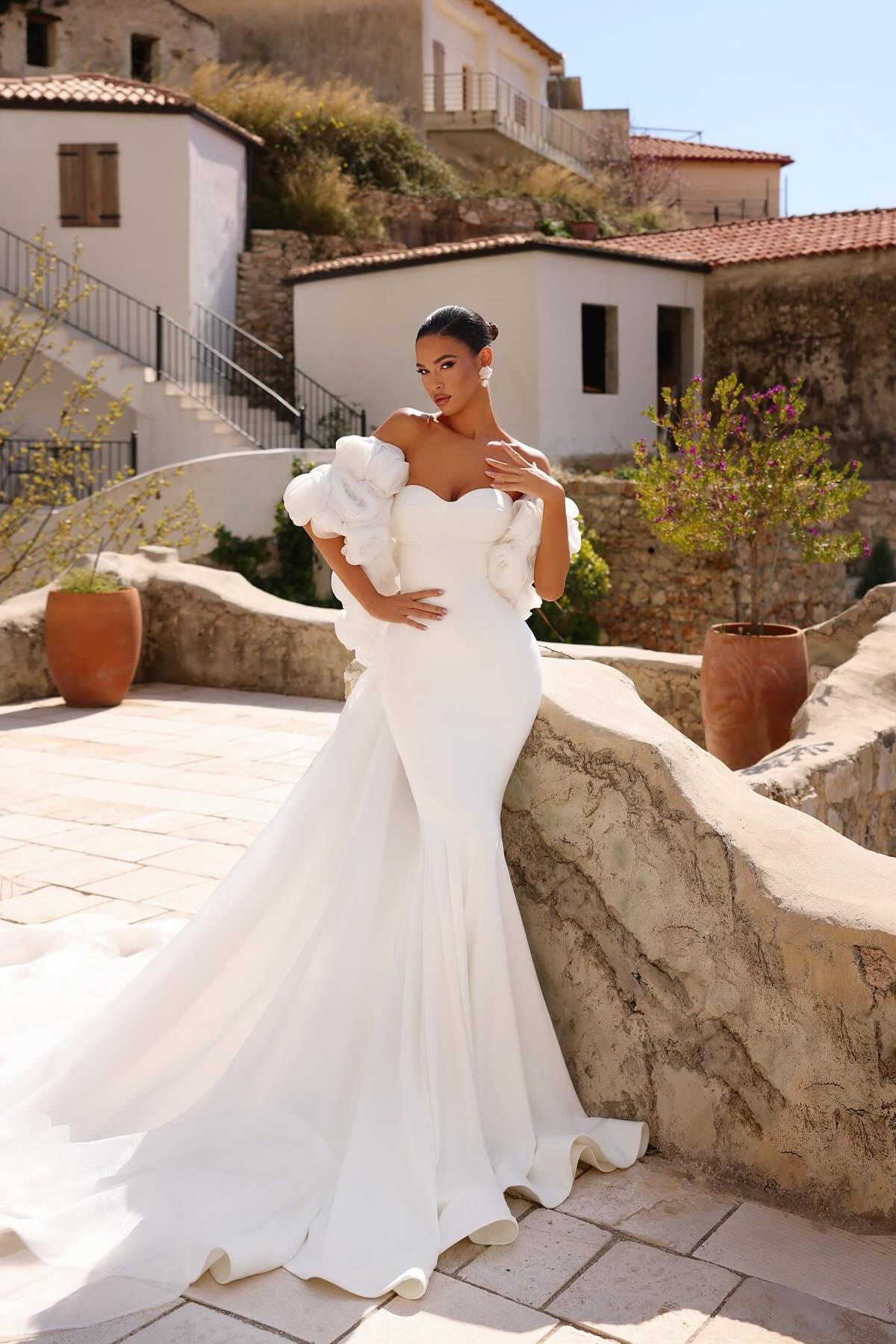 Sweetheart Satin Wedding Dress Mermaid Bridal Gown with Detachable Sleeves