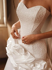 Trumpet Mermaid Sweetheart Sleeveless Chapel Train Satin Wedding Dress with Flowers