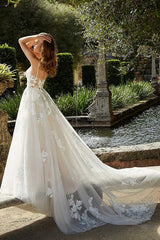 Tulle V-Neck Spaghetti Straps Wedding Dress