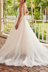 V-Neck Ball-Gown Wedding Dresses With Lace/Tulle Sweep Train and Appliques