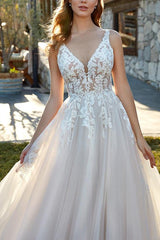 V-Neck Sweep Train Tulle Wedding Dress With Lace