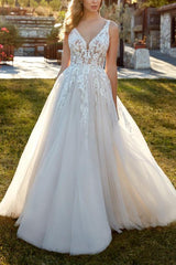 V-Neck Sweep Train Tulle Wedding Dress With Lace